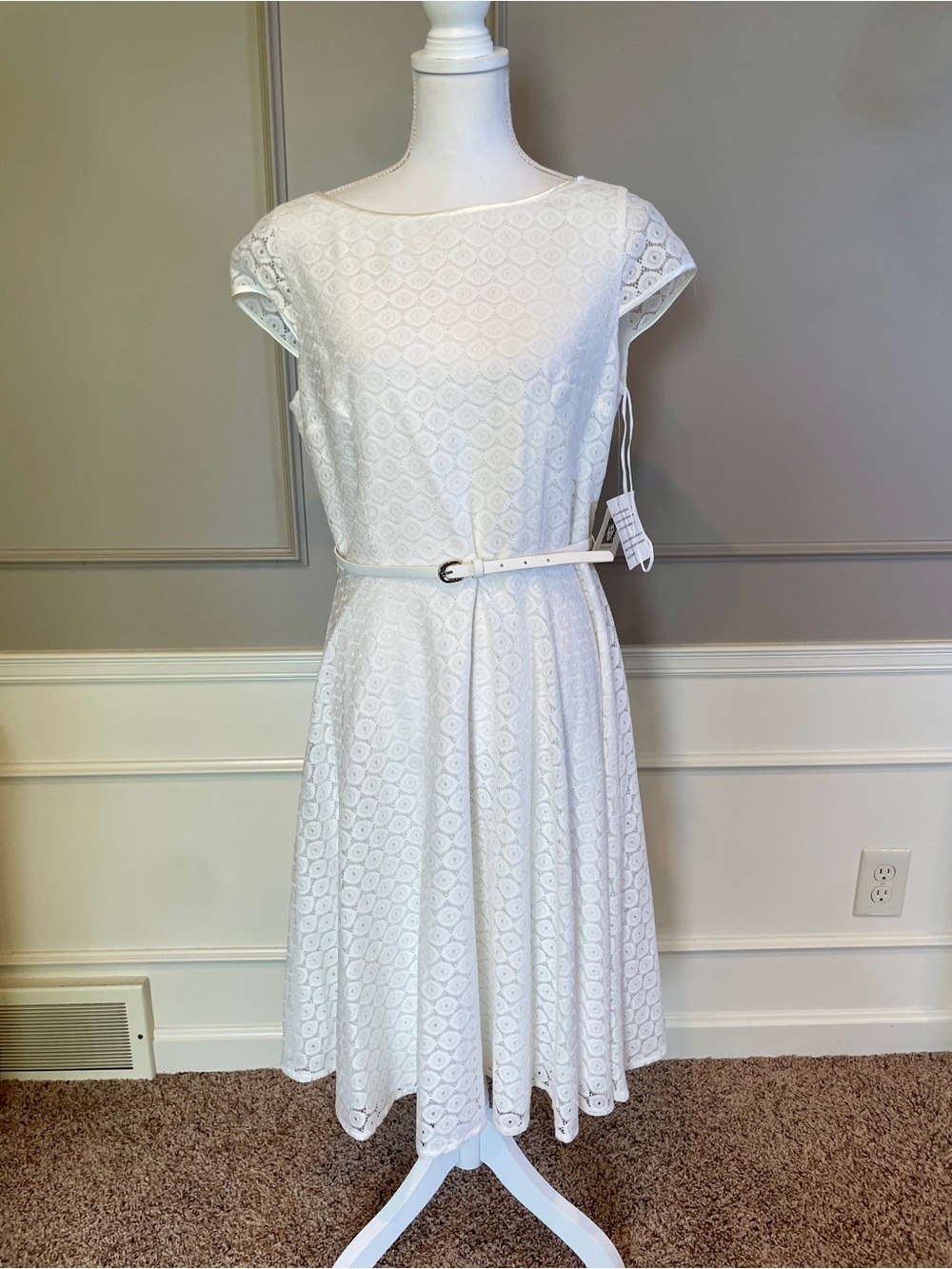 New Anne Klein Swing Dress 10 Ivory Lace Cap Sleeve Boat Neck Knee Length